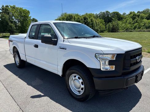 Used 2017 Ford F150 XL w/ Equipment Group 101A Mid AWD/4WD image 4