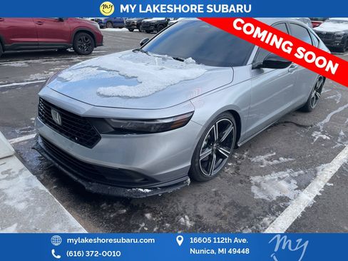 Used 2025 Honda Accord Sport image 3