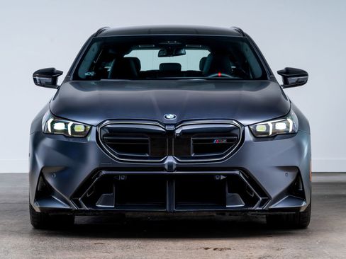 Used 2025 BMW M5 Touring AWD/4WD image 2
