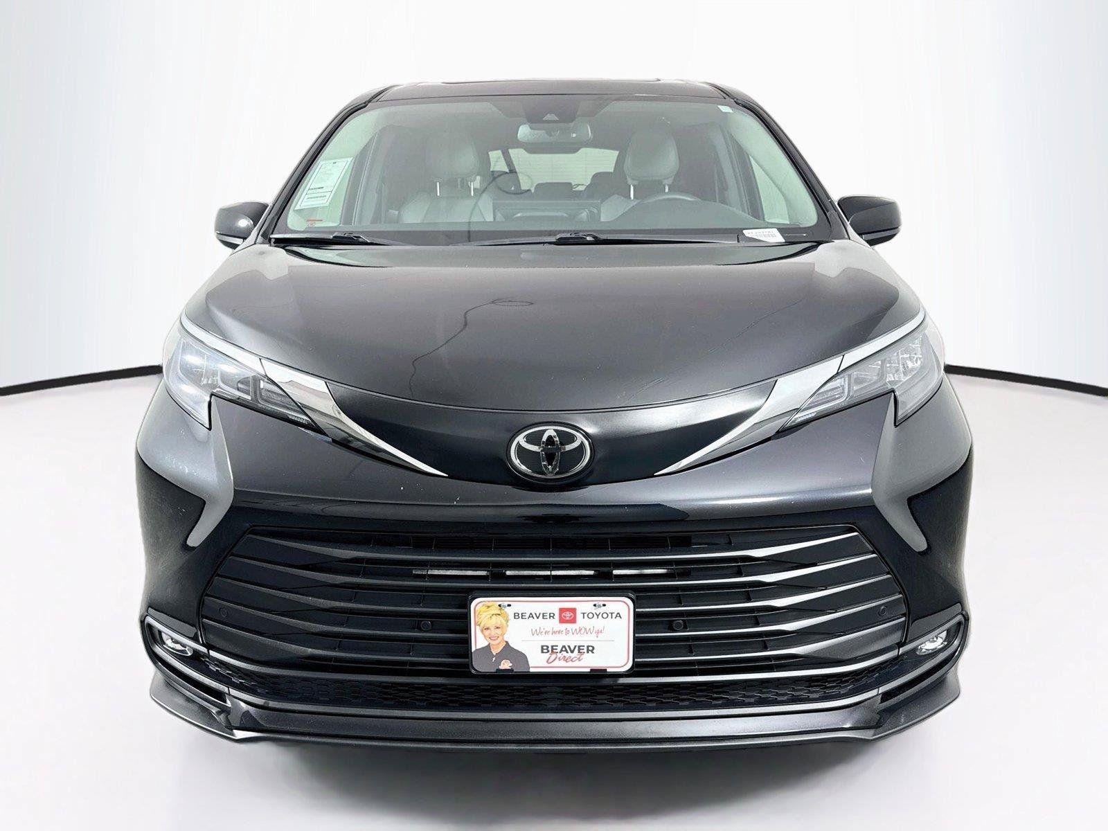 Certified 2026 Toyota Sienna XLE FWD image 9