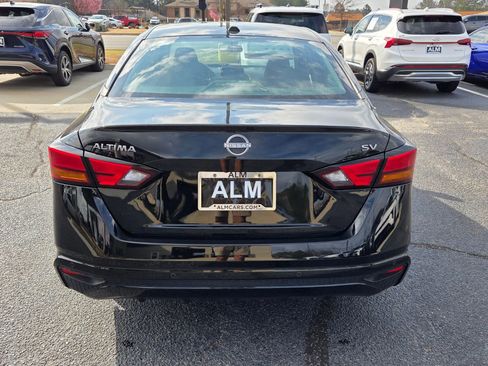 Used 2024 Nissan Altima 2.5 SV image 10
