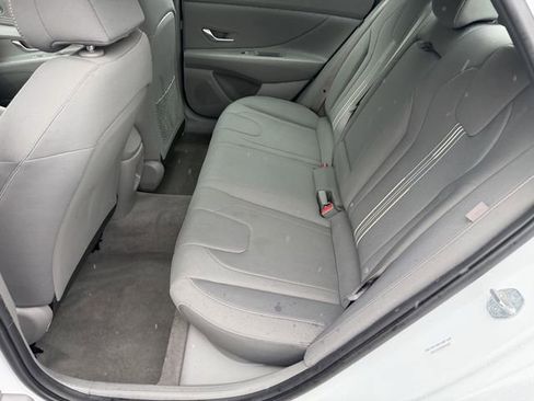 Used 2025 Hyundai Elantra SEL image 22