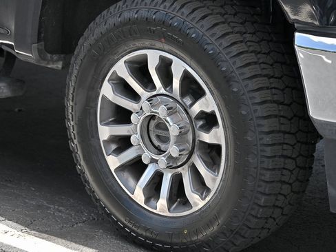 Used 2022 Ford F250 Lariat w/ Lariat Ultimate Package image 4