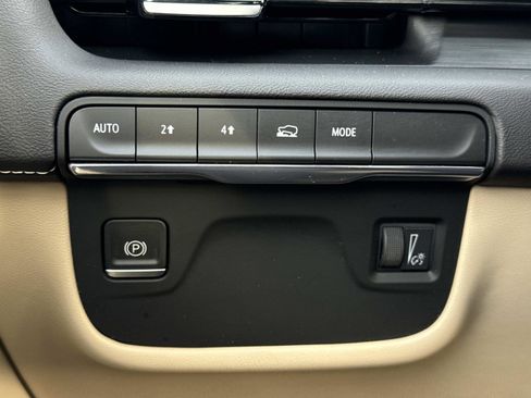 Used 2021 Cadillac Escalade Premium Luxury image 13