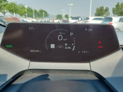 Certified 2025 Toyota Prius XLE FWD image 10