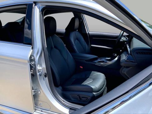 Used 2024 Toyota Camry XSE FWD image 9