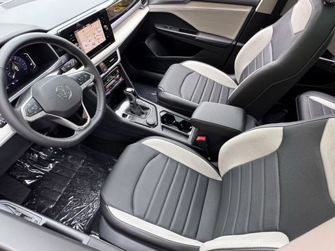 New 2025 Volkswagen Taos SEL image 16