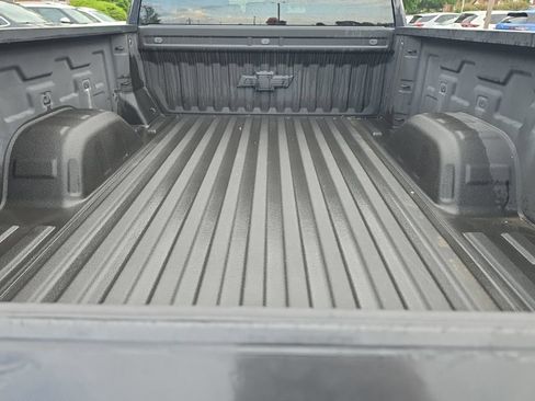 Used 2023 Chevrolet Silverado 1500 LT AWD/4WD image 7