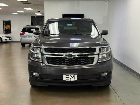 Used 2018 Chevrolet Tahoe LT w/ Luxury Package RWD image 3