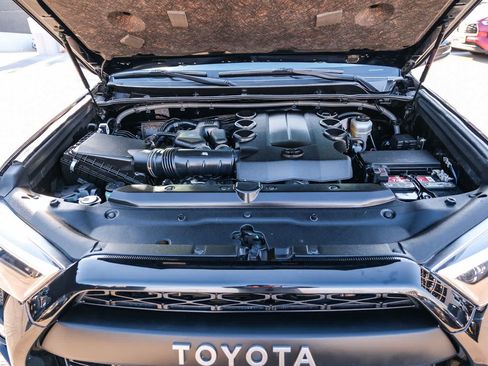 Used 2022 Toyota 4Runner SR5 Premium w/ Moonroof Package RWD image 25