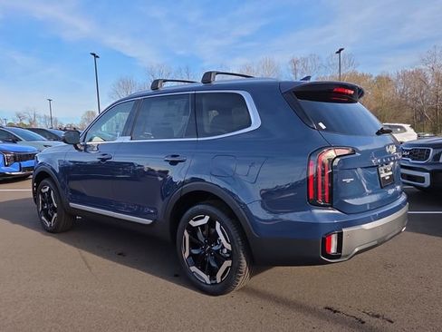 New 2025 Kia Telluride EX w/ EX Captain's Chair Package image 3