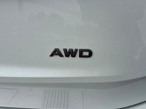 Used 2025 Nissan Rogue SV AWD/4WD image 16