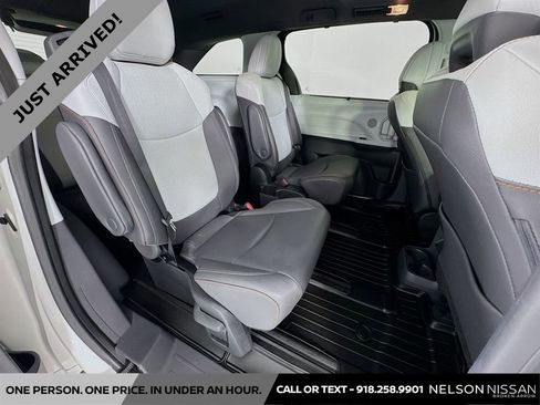 Used 2022 Toyota Sienna XSE image 29