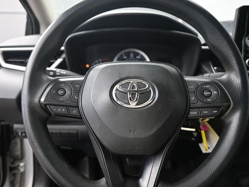 Used 2022 Toyota Corolla LE image 11