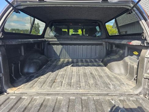 Used 2019 RAM 1500 Laramie AWD/4WD image 16
