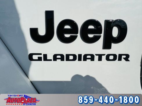 Used 2022 Jeep Gladiator Overland image 16