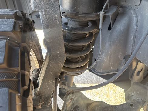 Used 2017 Nissan Titan SV RWD image 11