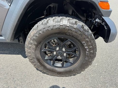 Used 2024 Jeep Wrangler Sport AWD/4WD image 16