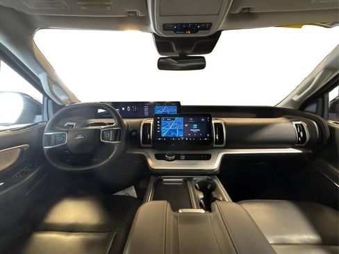 Certified 2025 Ford Expedition Active AWD/4WD image 33