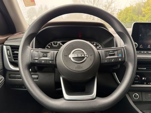 Used 2022 Nissan Rogue SV AWD/4WD image 23