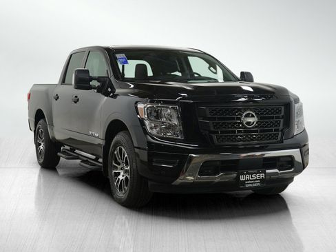 Used 2024 Nissan Titan SV w/ SV Convenience Package image 7