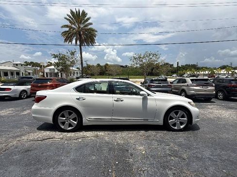 Used 2011 Lexus LS 460 w/ Comfort Pkg RWD image 6