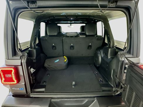 Used 2023 Jeep Wrangler Sahara image 30