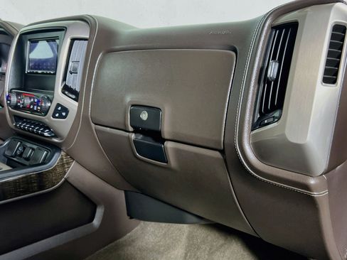 Used 2015 GMC Sierra 2500 Denali w/ Duramax Plus Package AWD/4WD image 33