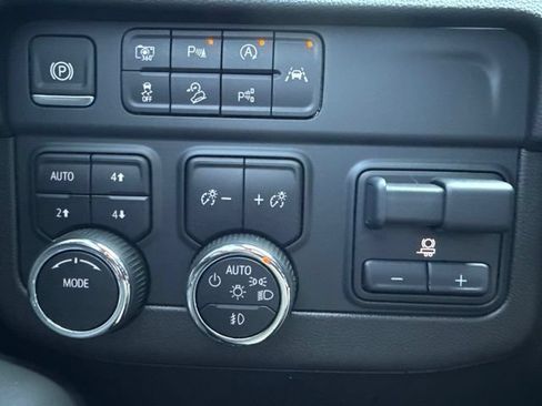 Used 2025 Chevrolet Tahoe Premier w/ Sun And Tow Package AWD/4WD image 22
