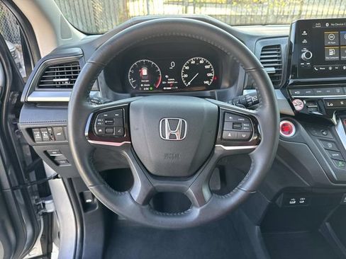 Used 2025 Honda Odyssey EX-L image 21