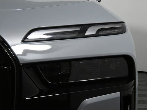 New 2025 BMW 740i xDrive image 11