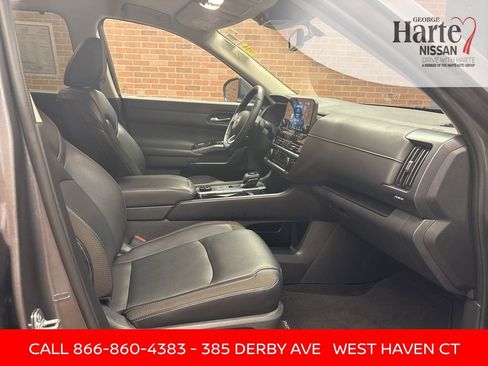 Certified 2023 Nissan Pathfinder SL image 33