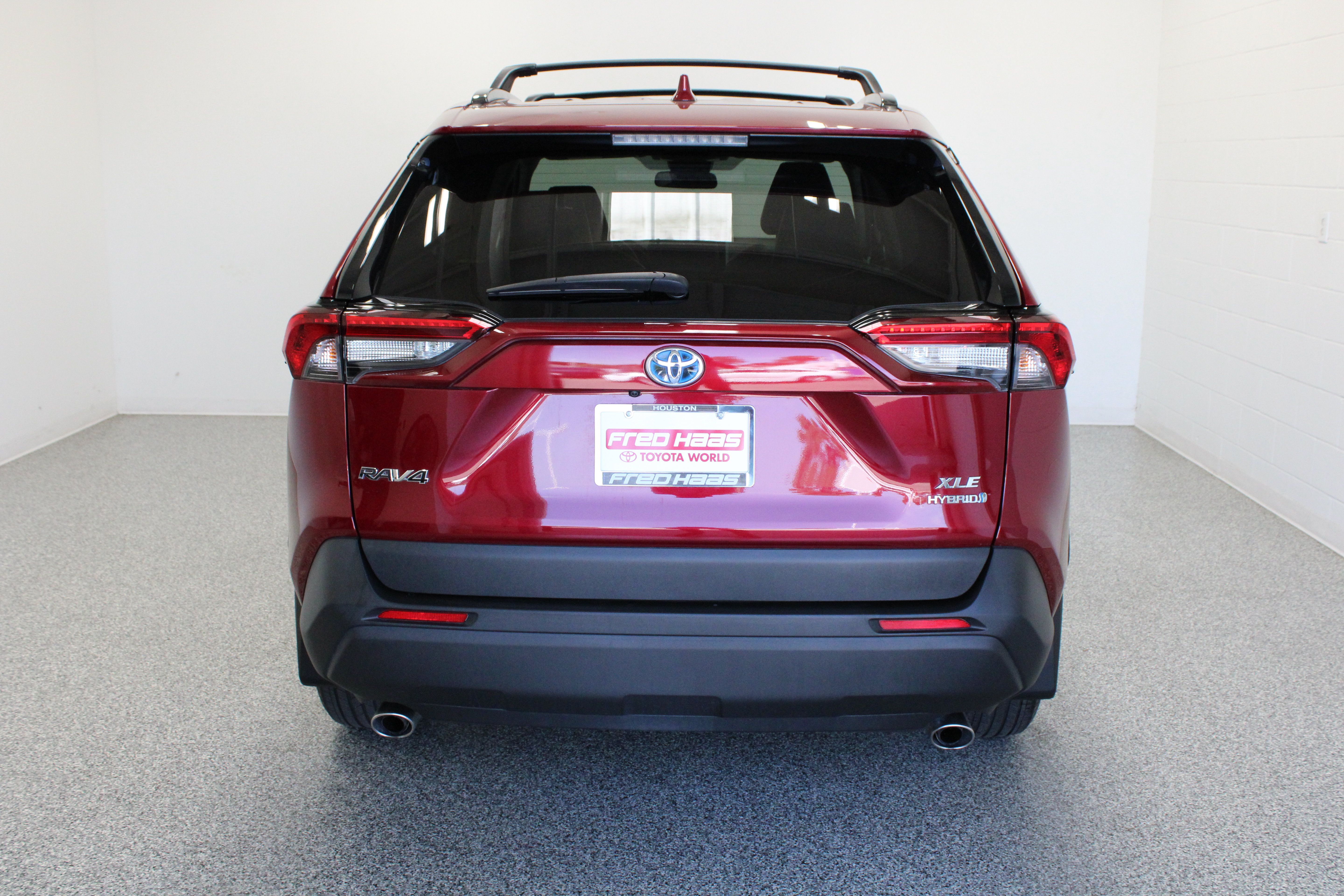 Used 2023 Toyota RAV4 XLE Premium AWD/4WD image 8