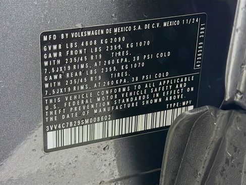 Used 2025 Volkswagen Taos SEL image 32