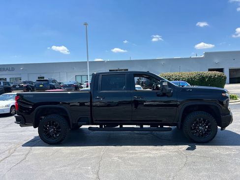 Used 2025 Chevrolet Silverado 2500 LTZ w/ LTZ Plus Package AWD/4WD image 7