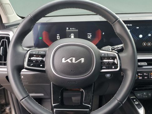 Certified 2025 Kia Sorento EX w/ EX Panoramic Sunroof Package image 17