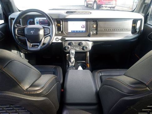 Used 2021 Ford Bronco Badlands image 10