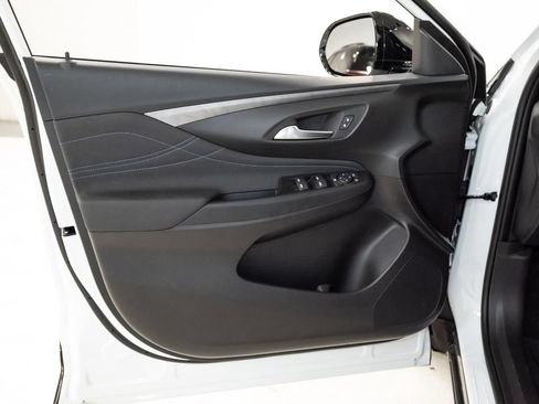 Used 2026 Buick Envista Sport Touring FWD image 10
