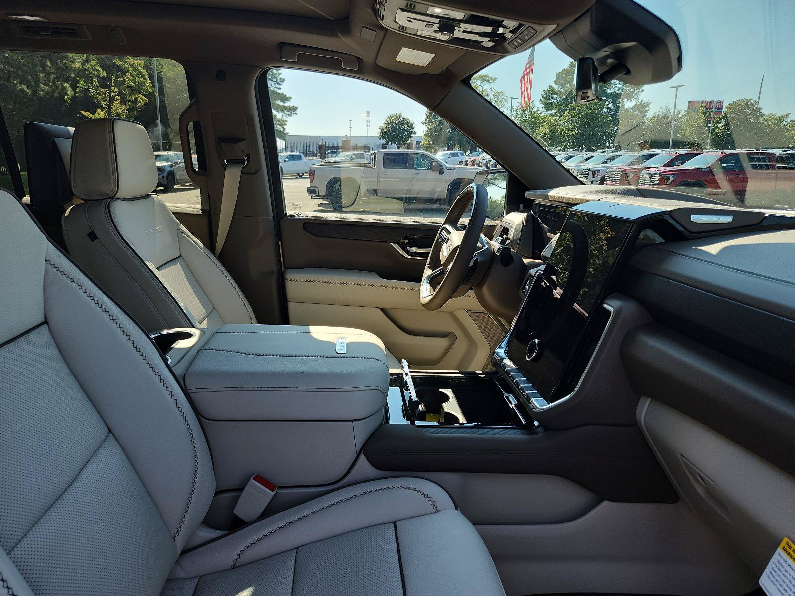 New 2027 GMC Yukon Denali w/ Denali Reserve Package AWD/4WD image 6