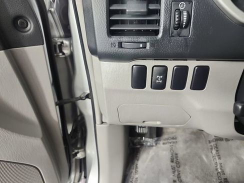 Used 2004 Toyota 4Runner SR5 AWD/4WD image 13