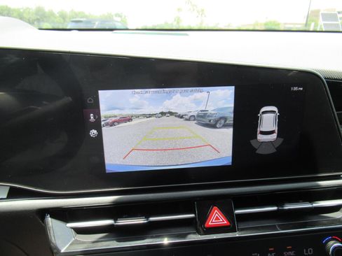 Used 2023 Kia Niro EX FWD image 29