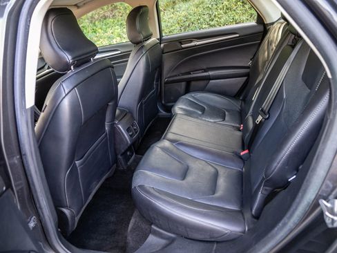 Used 2018 Ford Fusion Titanium image 28