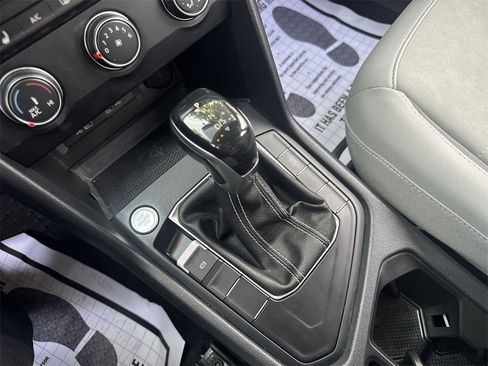 Used 2022 Volkswagen Taos SE image 21