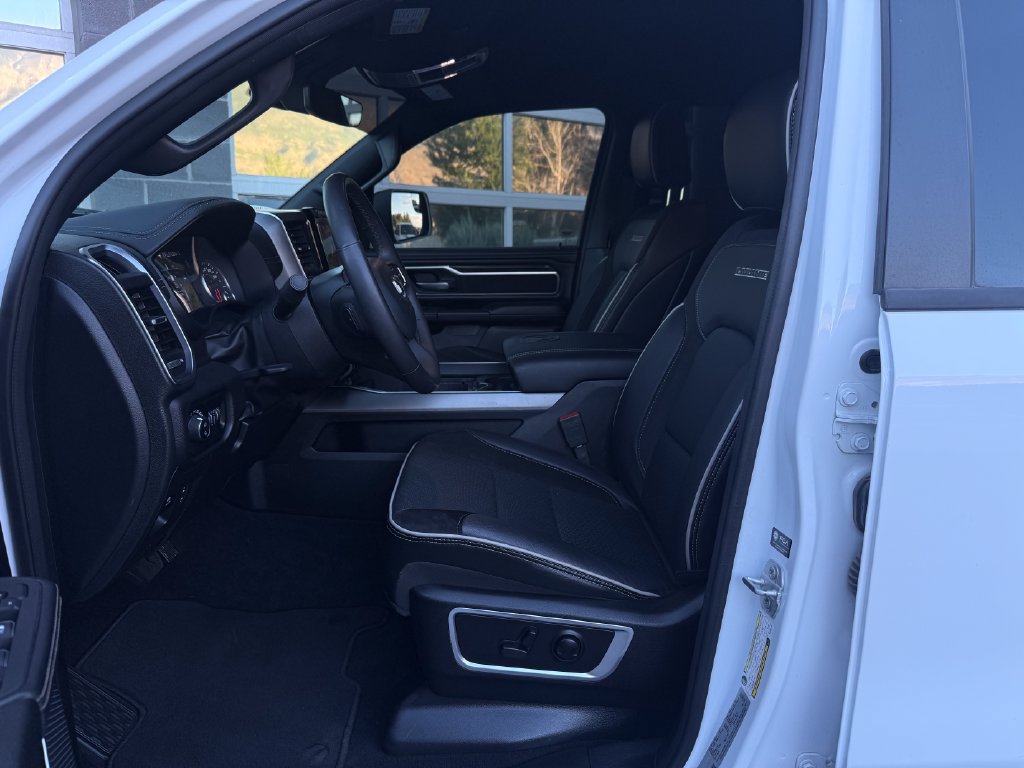 Used 2025 RAM 1500 Laramie w/ Sport Appearance Package AWD/4WD image 18