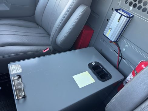 Used 2015 Chevrolet Express 2500 RWD image 15