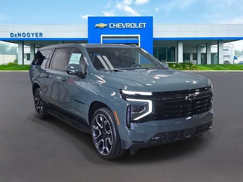 New 2026 Chevrolet Suburban RST w/ RST Capability Package AWD/4WD image 5