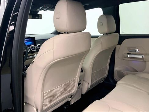 Used 2025 Mercedes-Benz GLB 250 image 16