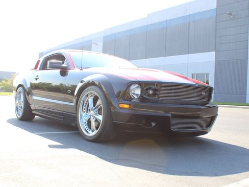 Used 2006 Ford Mustang GT RWD image 39