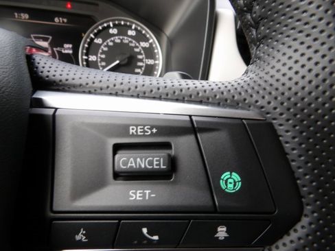 New 2025 Mitsubishi Outlander SE image 34