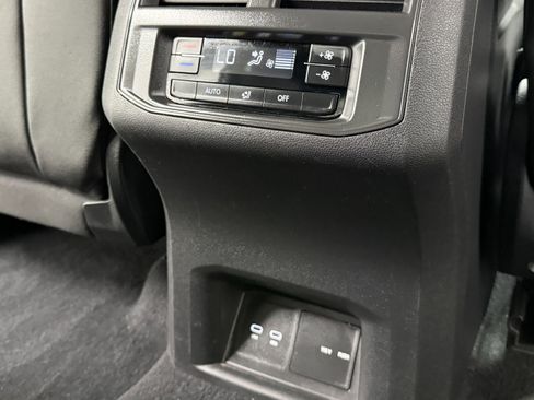 Used 2023 Volkswagen Atlas SE w/ Black Wheel Package AWD/4WD image 28
